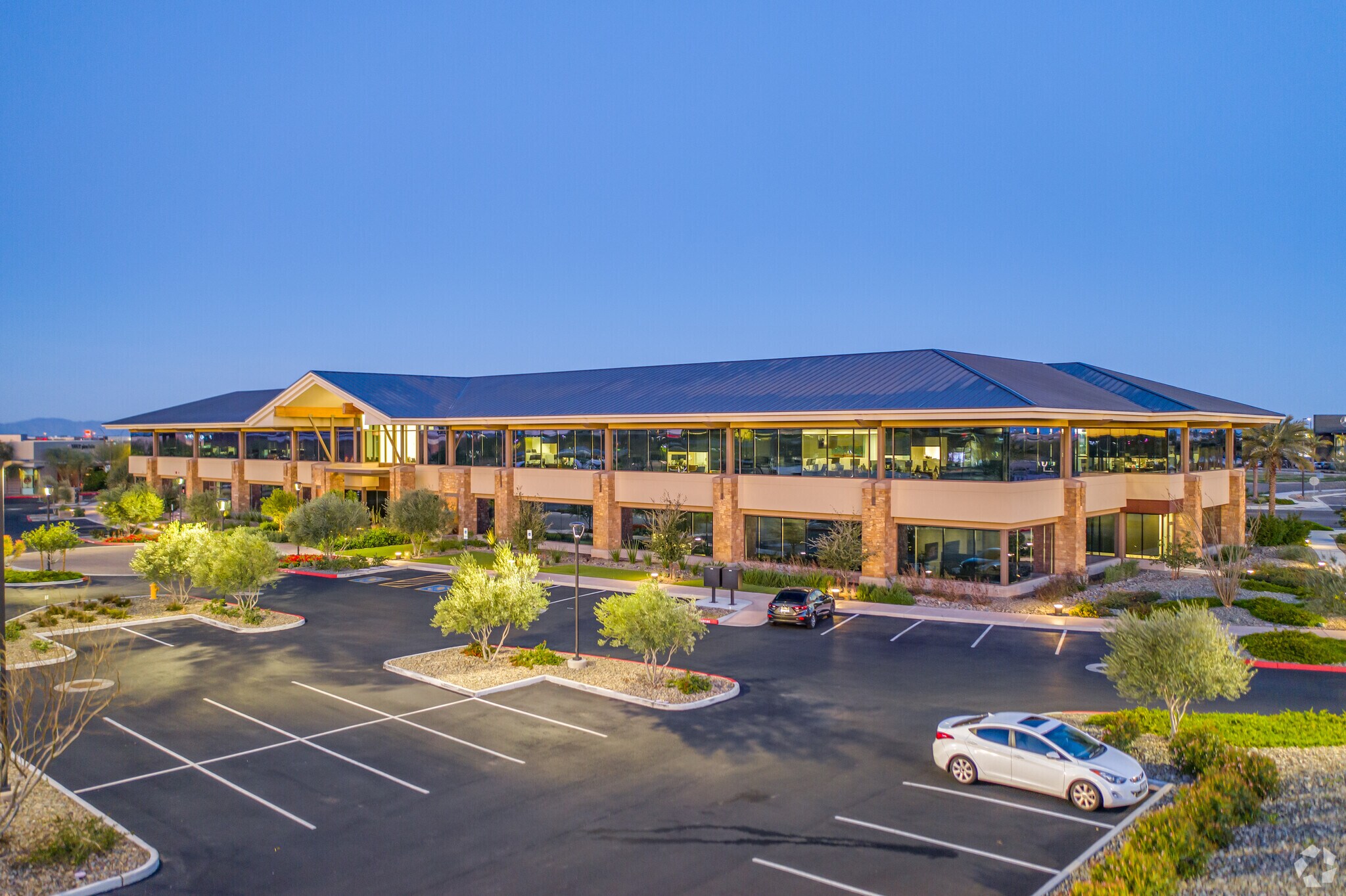 111 E Rivulon Boulevard, Gilbert, AZ à louer Photo principale– Image 1 sur 14