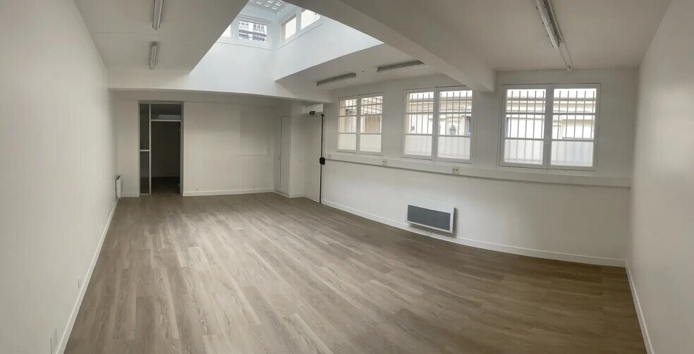 Bureau dans Paris à louer - Photo de l’immeuble – Image 2 sur 14