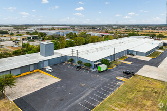 Plus de détails pour 1942 S Interstate 35, San Marcos, TX - Industriel/Logistique à louer