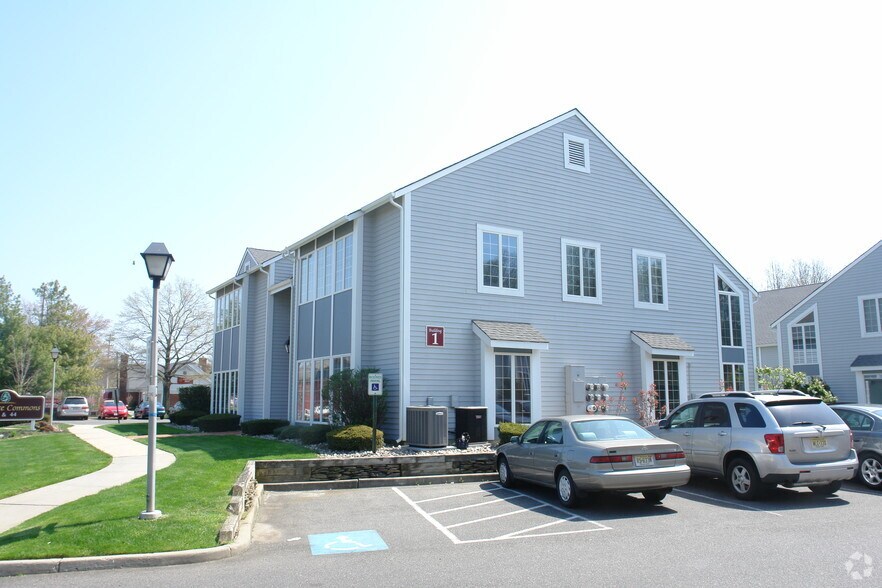 34-44 Sycamore Ave, Little Silver, NJ à louer - Photo de l’immeuble – Image 2 sur 2
