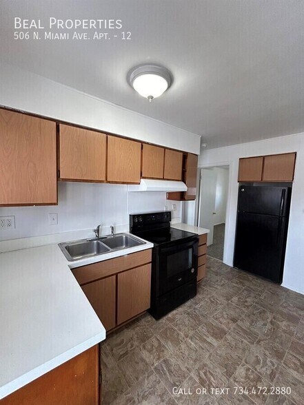 506 N Miami Ave, Ypsilanti, MI à vendre - Photo de l’immeuble – Image 1 sur 13