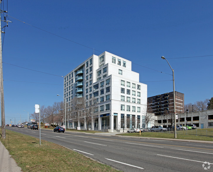 525 Markham Rd, Toronto, ON à louer - Photo de l’immeuble – Image 3 sur 15
