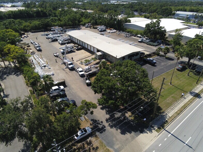 11150 49th St N, Clearwater, FL à louer - Photo de l’immeuble – Image 2 sur 25