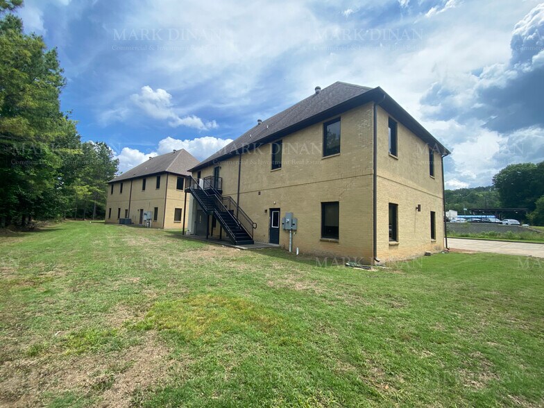 200 Village Dr, Pelham, AL à vendre - Photo de l’immeuble – Image 3 sur 20