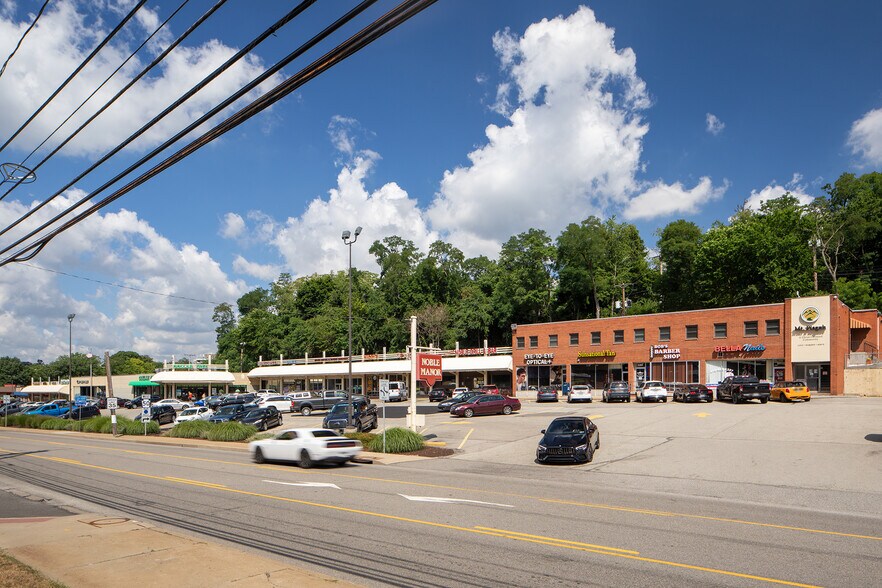 2350 Noblestown Rd, Pittsburgh, PA à louer - Photo de l’immeuble – Image 2 sur 7