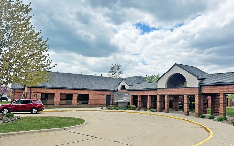 35050-35054 23 Mile Rd, New Baltimore, MI à louer - Photo de l’immeuble – Image 2 sur 5