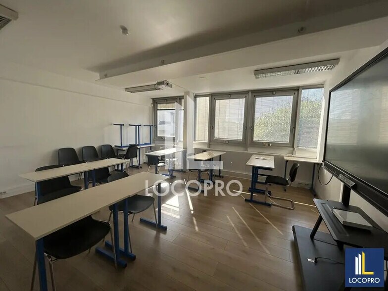 Bureau dans Le Cannet à louer - Photo de l’immeuble – Image 1 sur 8