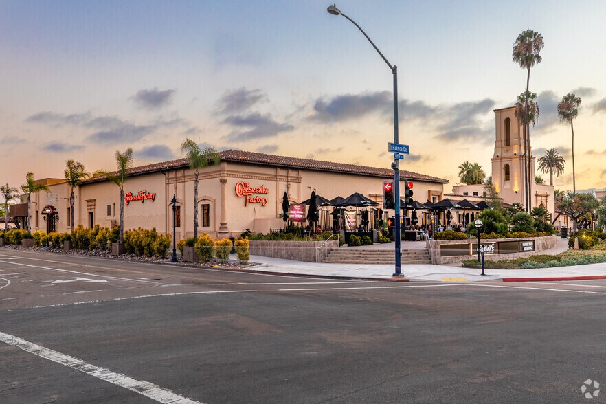 789 W Harbor Dr, San Diego, CA à louer - Photo de l’immeuble – Image 1 sur 7