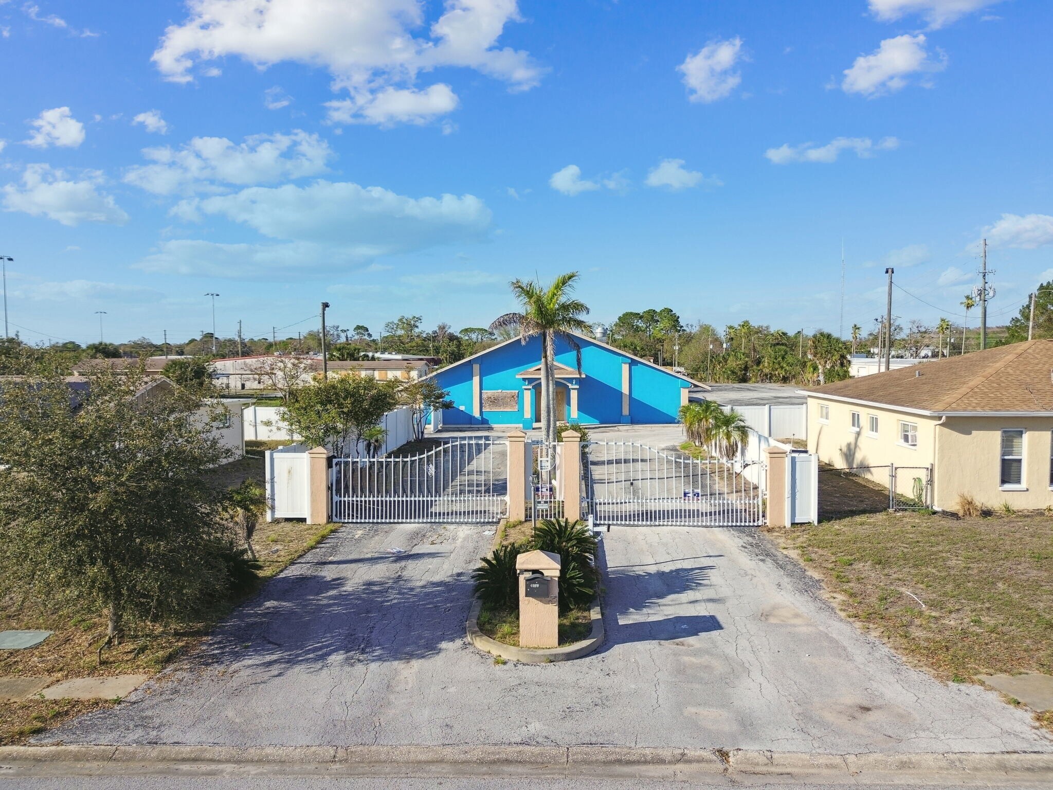 6333 Langston Ave, New Port Richey, FL à vendre Photo de l’immeuble– Image 1 sur 19