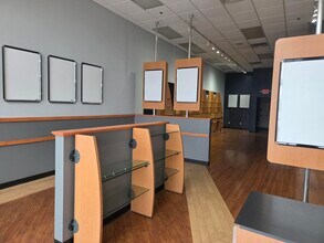 5330 Cedar Lake Rd, Saint Louis Park, MN à louer Photo intérieure– Image 2 sur 15