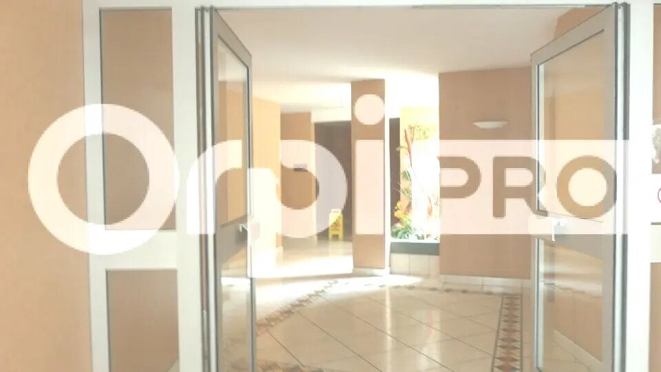 Bureau dans Nevers à louer - Hall d’entrée – Image 3 sur 9