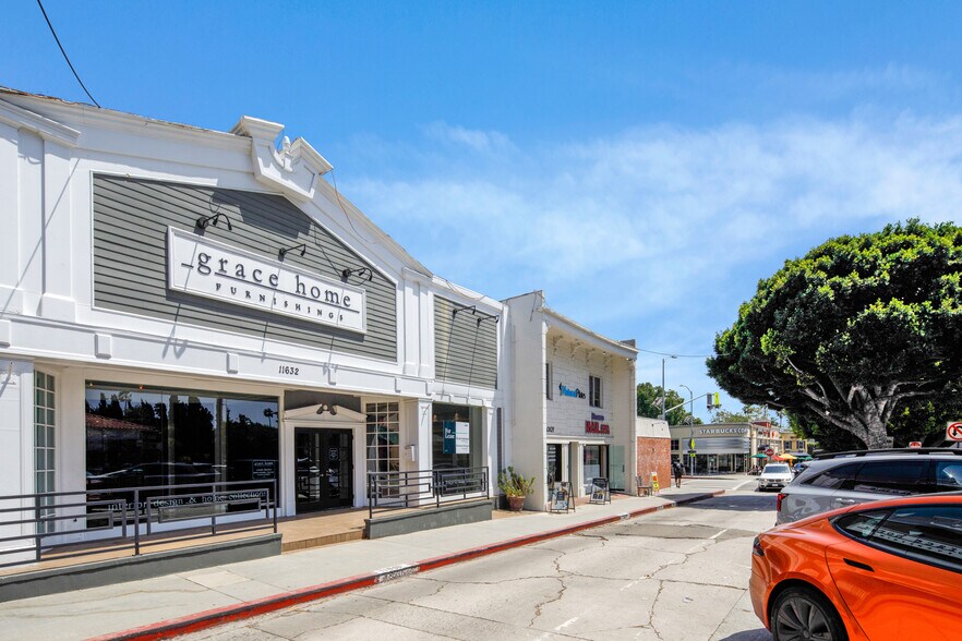 11628 Barrington Ct, Los Angeles, CA à louer - Photo de l’immeuble – Image 3 sur 10