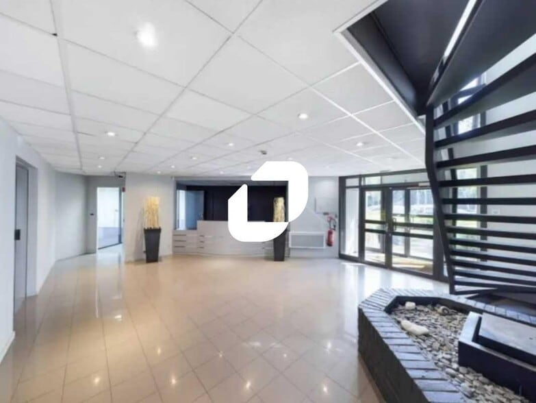 Bureau dans VILLENEUVE-D'ASCQ à vendre - Hall d’entrée – Image 2 sur 6