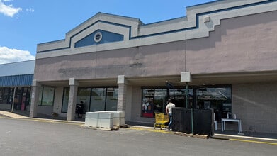 709 N Main St, North Syracuse, NY à louer Photo intérieure– Image 1 sur 11