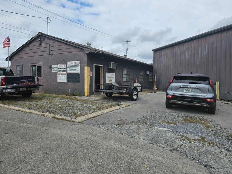 808 N Lynn Ave, Elizabethton, TN à louer - Photo de l’immeuble – Image 3 sur 6