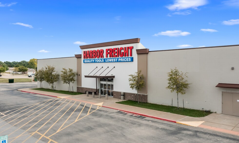 1995-2107 National Blvd., Galesburg, IL à vendre - Photo de l’immeuble – Image 3 sur 4