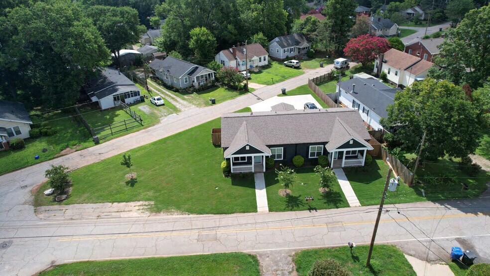 6 Howard - 312 Gower St, Greenville, SC à vendre - Photo de l’immeuble – Image 2 sur 24
