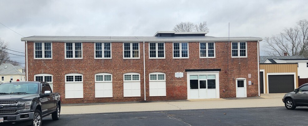 15 Sproat St, Middleborough, MA à louer - Photo de l’immeuble – Image 1 sur 13