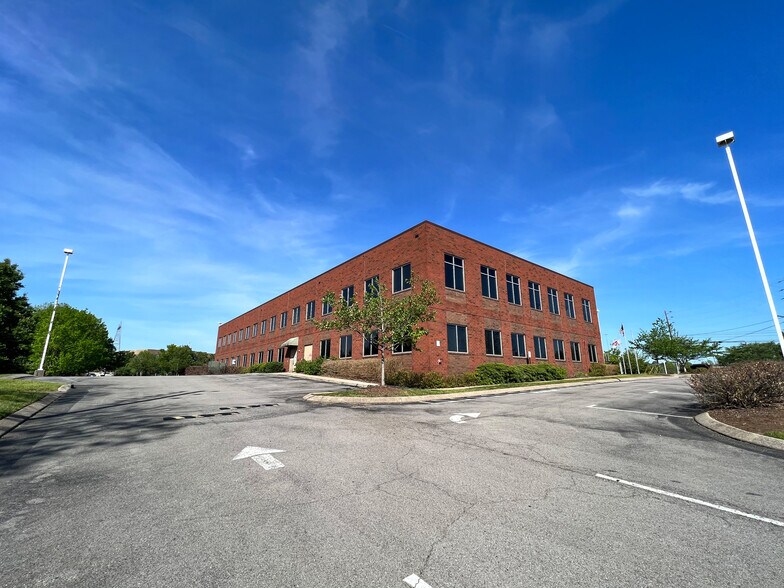 7102 Commerce Way, Brentwood, TN à vendre - Photo de l’immeuble – Image 3 sur 3