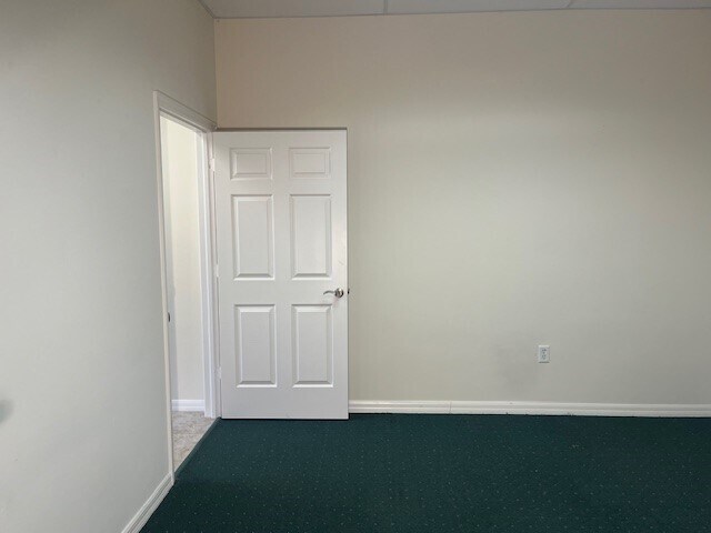 9015 Americana Rd, Vero Beach, FL à vendre - Photo intérieure – Image 3 sur 7