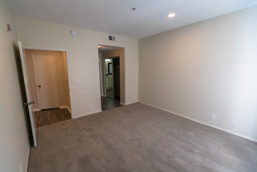 16070 W Sunset Blvd, Pacific Palisades, CA à vendre - Photo de l’immeuble – Image 3 sur 35