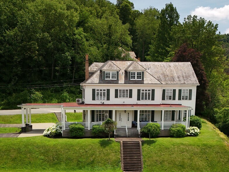 12 Lotus Ave, Chester, WV à vendre - Photo de l’immeuble – Image 3 sur 38
