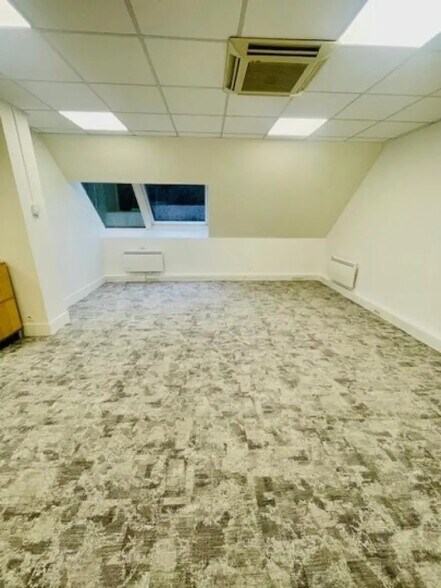 Bureau dans Versailles à louer - Photo intérieure – Image 3 sur 6