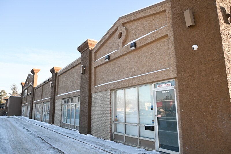 14225 115 Ave NW, Edmonton, AB à vendre - Photo de l’immeuble – Image 2 sur 8