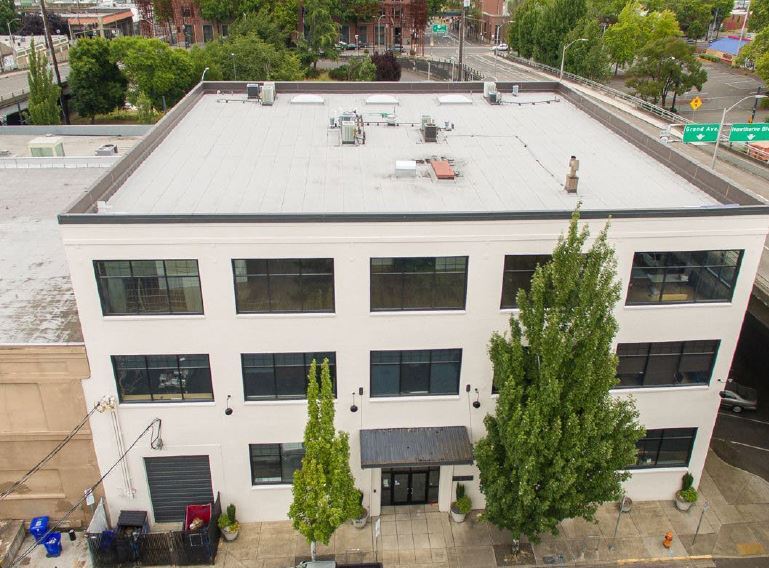 1430 SE 3rd Ave, Portland, OR à louer - Photo de l’immeuble – Image 2 sur 6