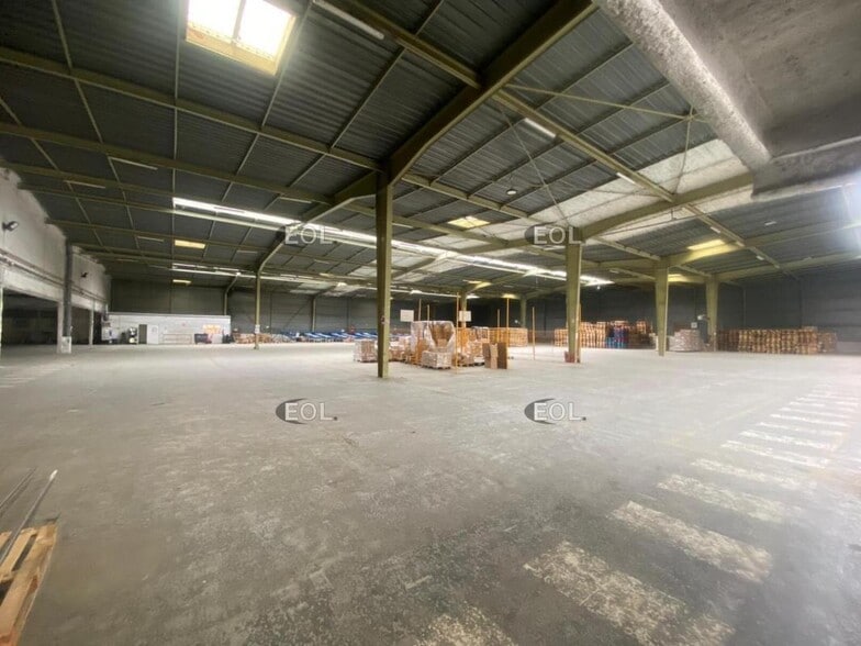 Industriel/Logistique dans Chennevières-sur-Marne à louer - Photo de l’immeuble – Image 2 sur 10