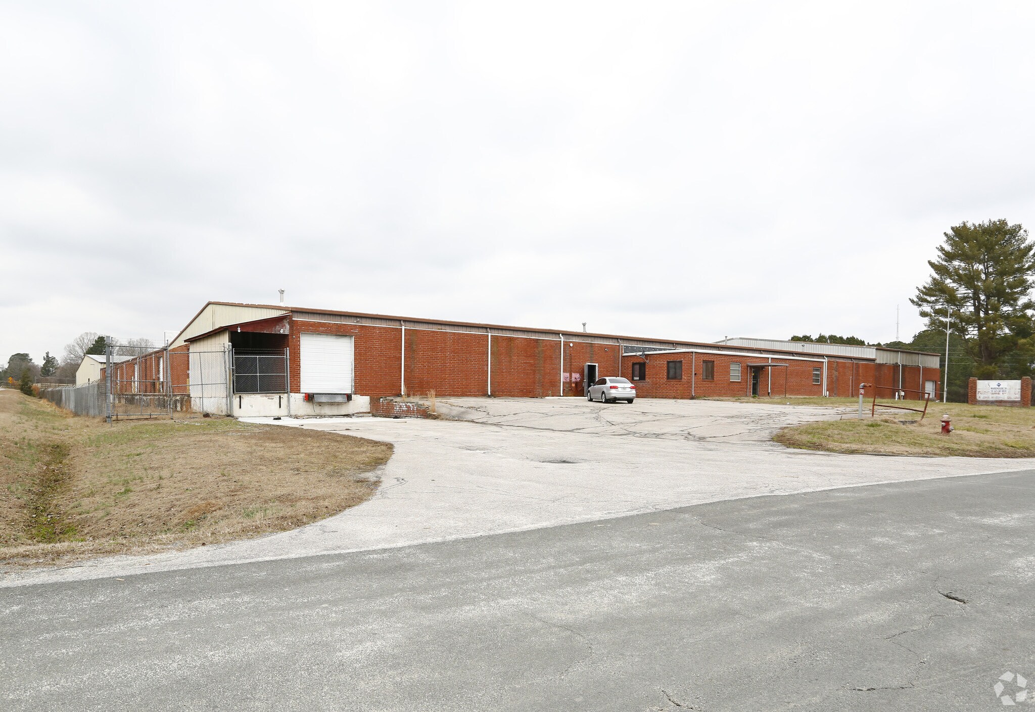 62 T Kemp Rd, Louisburg, NC à louer Photo principale– Image 1 sur 5