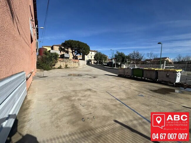 Plus de détails pour Local d'activités à louer