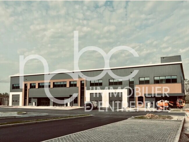 Plus de détails pour Local d'activités à louer