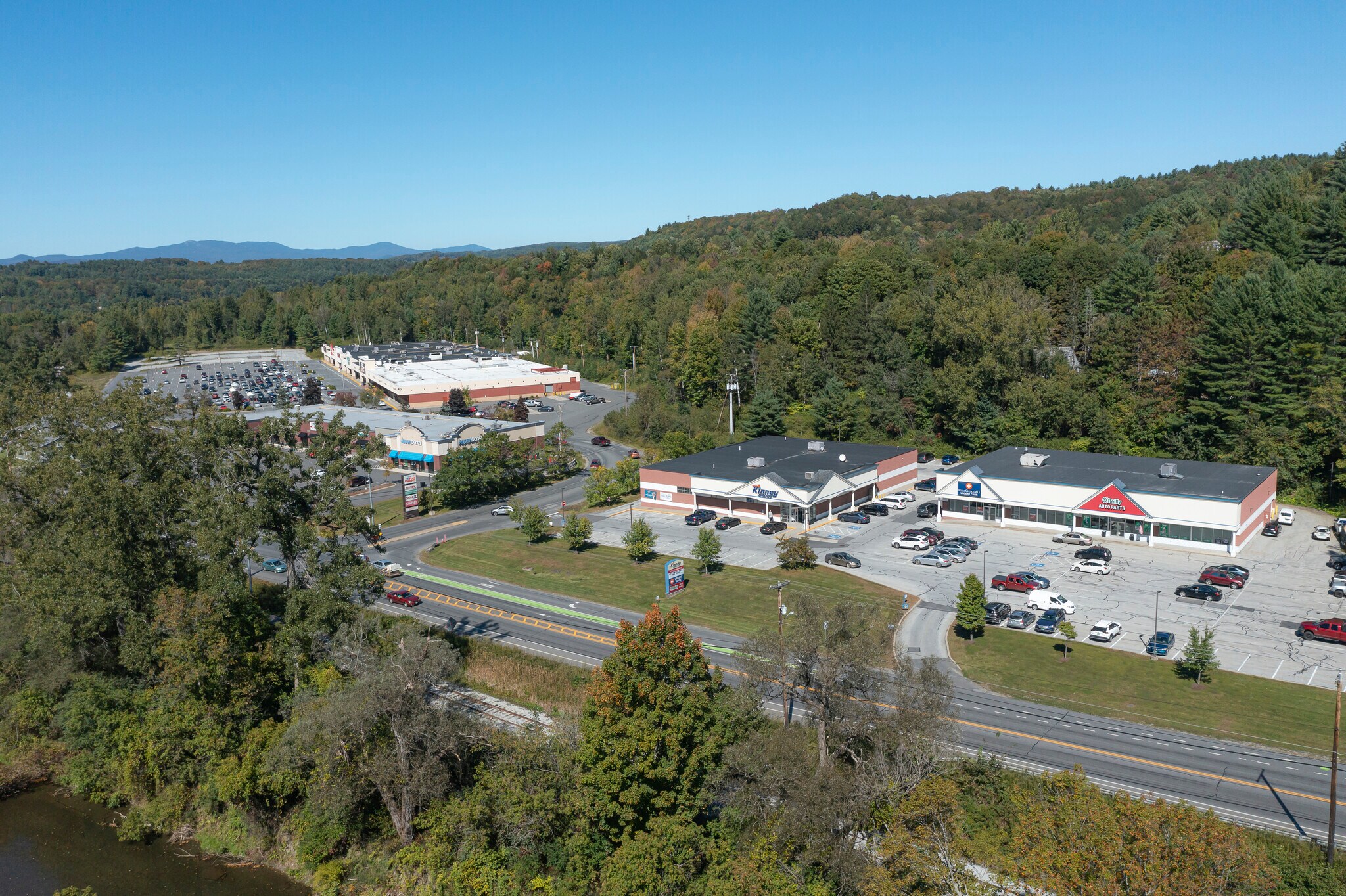 168 Ames Dr, Barre, VT à louer Photo de l’immeuble– Image 1 sur 6