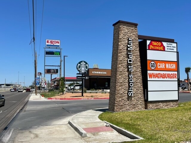 7025 San Dario Ave, Laredo, TX à louer - Photo de l’immeuble – Image 2 sur 5
