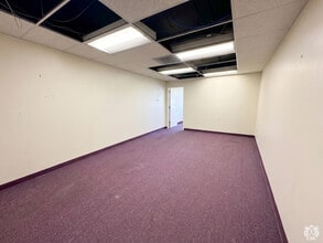 2555 Flores St, San Mateo, CA à louer Photo intérieure– Image 2 sur 6