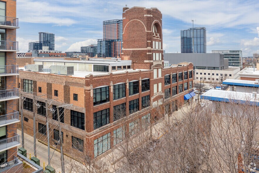 30 N Racine Ave, Chicago, IL à louer - Photo de l’immeuble – Image 2 sur 6