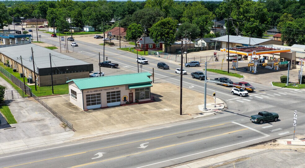 931 Walnut St, Columbus, TX à vendre - Photo de l’immeuble – Image 3 sur 26