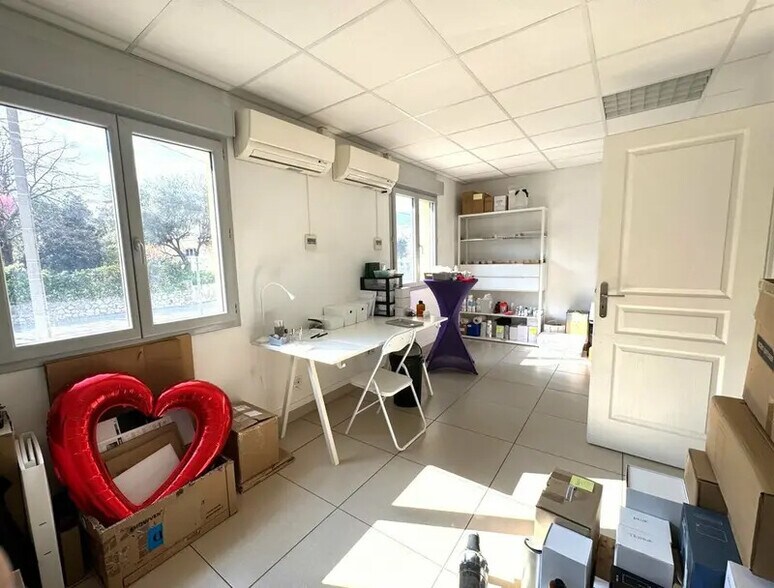Bureau dans Grasse à louer - Photo intérieure – Image 3 sur 3