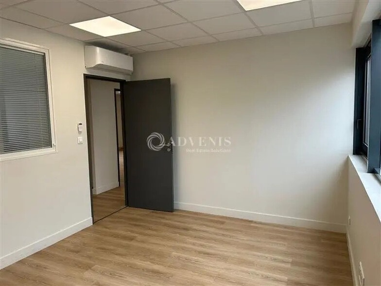Bureau dans Tours à vendre - Photo de l’immeuble – Image 2 sur 5