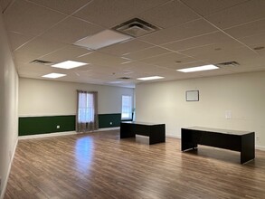 2229 Route 112, Coram, NY à louer Photo intérieure– Image 1 sur 8