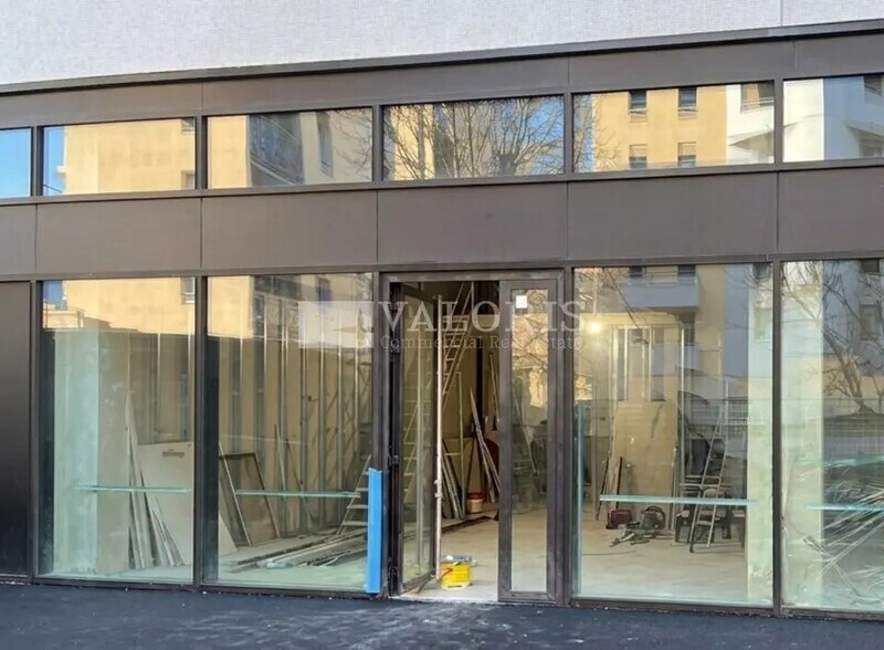 Local commercial dans Lyon à louer - Photo de l’immeuble – Image 3 sur 9