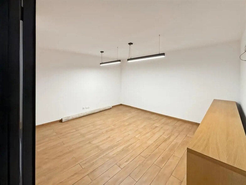 Bureau dans Paris à louer - Photo de l’immeuble – Image 2 sur 6