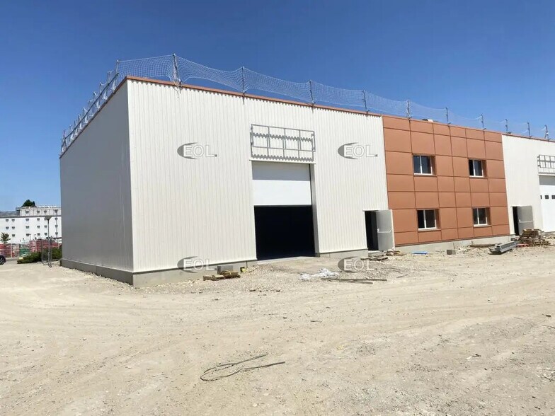 Industriel/Logistique dans Chassieu à louer - Photo de l’immeuble – Image 1 sur 23
