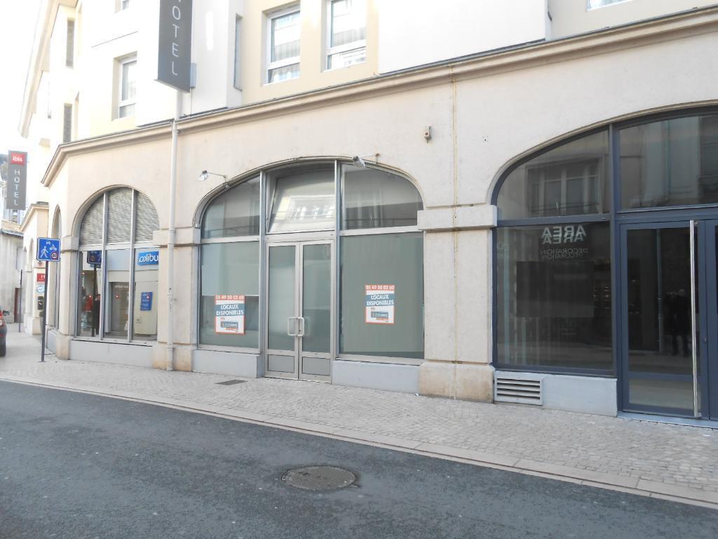 Local commercial dans Poitiers à vendre Photo de l’immeuble– Image 1 sur 8