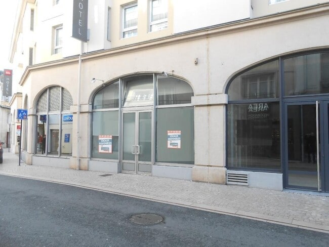 Plus de détails pour Local commercial à vendre