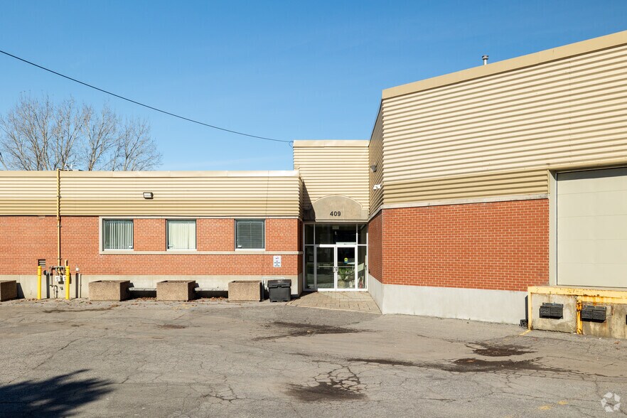 409 Industrial Ave, Ottawa, ON à louer - Photo de l’immeuble – Image 3 sur 5