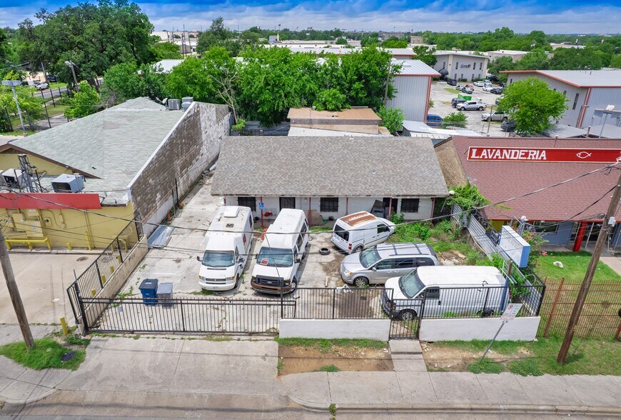 8212 Georgian Dr, Austin, TX à vendre - Photo principale – Image 1 sur 30