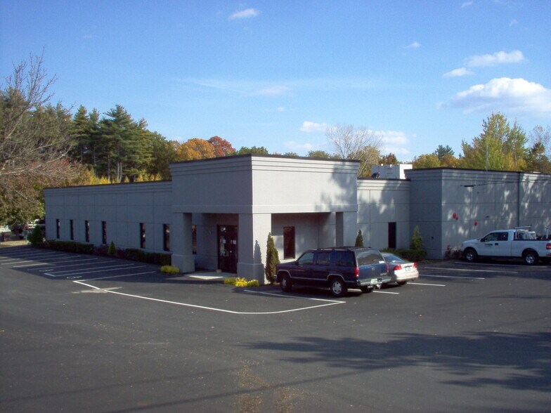 15 Keewaydin Dr, Salem, NH à louer - Photo de l’immeuble – Image 1 sur 5