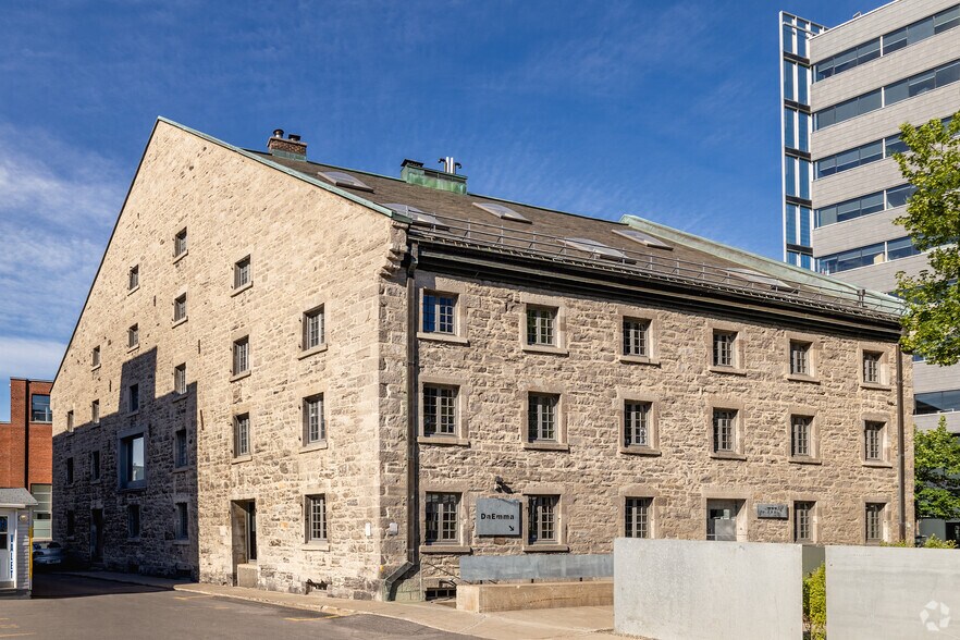 15-17 Rue Duke, Montréal, QC à louer - Photo principale – Image 1 sur 8